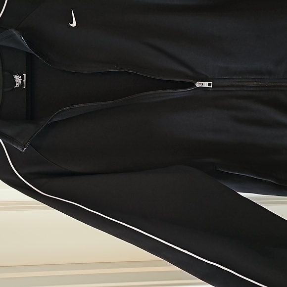 Nike Black Full Zip Jacket - Picture 10 of 10